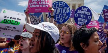 Mujeres defienden el derecho al aborto en Estados Unidos
