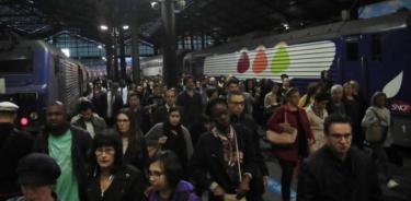Paro en servicio de trenes afecta a miles de personas en Francia