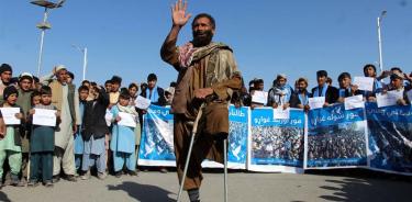 Ciudadanos de Afganistán salen a las calles a pedir un alto al fuego