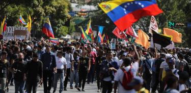 Chavismo y oposición miden fuerzas con movilizaciones en Caracas