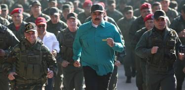 Maduro pide lealtad a militares y estar alertas ante ”golpe de Estado en marcha”