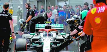 La escudería Mercedes domina los ensayos en el GP británico