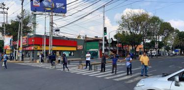 Caos vial en la zona norte de la CDMX por manifestantes en la Glorieta de Camarones