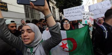 Argelinos mantienen el pulso contra la nueva candidatura presidencial de Buteflika