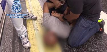 Detienen a hombre que grabó a 555 mujeres en el Metro