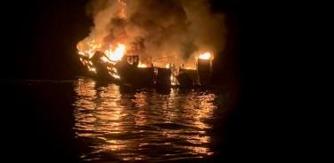 Al menos ocho muertos en un incendio en un barco en California