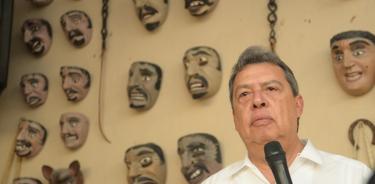 Ángel Aguirre dialoga con funcionarios de Segob por caso Ayotzinapa