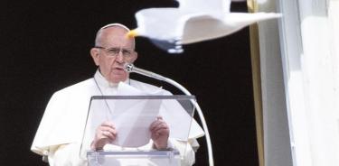 El Papa pide combatir y denunciar 
