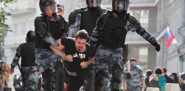 Más de 200 detenidos durante manifestación opositora en Moscú