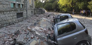 Más de 100 heridos por sismo magnitud 5.8 en Albania