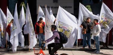 Por segundo día, campesinos bloquean accesos a Bolsa Mexicana de Valores