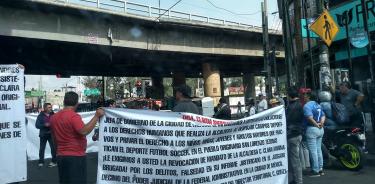 Manifestantes bloquean Tláhuac, piden revocación de Clara Brugada