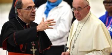 Francisco se reúne con cardenal francés acusado de encubrir abusos sexuales