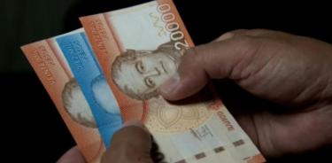 Chile inyecta 4 mil millones de dólares a su economía tras desplomarse la moneda