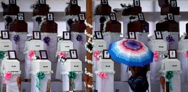 Bojayá, símbolo de la barbarie en Colombia, despide a víctimas de la masacre 17 años después