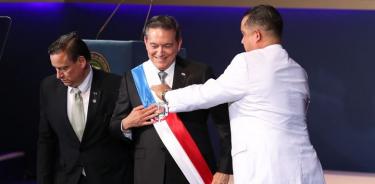 Cortizo jura como presidente de Panamá con aviso a los “intocables”