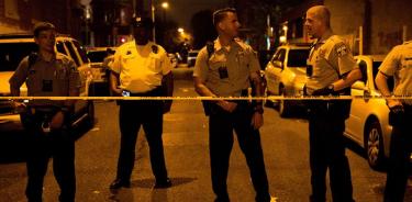 Tirador que hirió a seis policías en Filadelfia se entrega tras 8 horas de tensión