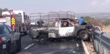 Tráiler embiste camioneta de peregrinos y deja varios heridos en la México-Pachuca