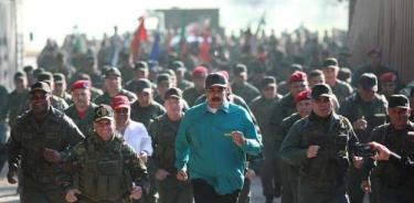 Llaman a militares a desobedecer  al “soldado” Maduro