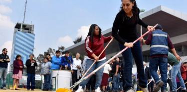 Claudia Sheinbaum participa en limpieza de zona de Cuemanco