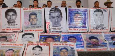Padres de desaparecidos de Ayotzinapa se reunirán con Gertz Manero