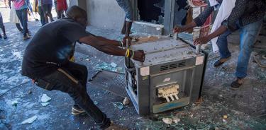 Haití presiona con violentas protestas para que dimita el presidente Moise