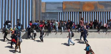 Unos 500 migrantes intentan cruzar a EU a través de Ciudad Juárez
