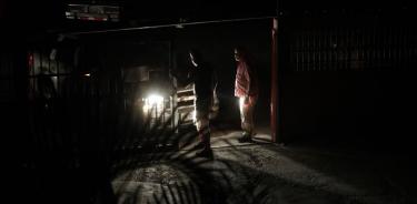 Crisis eléctrica de Venezuela cumple dos meses y persisten los apagones
