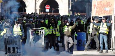 Retoman fuerza las protestas de chalecos amarillos en Francia
