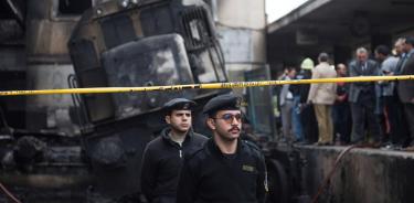 Explosión de un tren tras accidente causa al menos 20 muertos en El Cairo