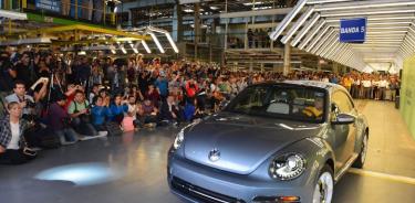 Volkswagen despide al modelo Beetle fabricado en Puebla