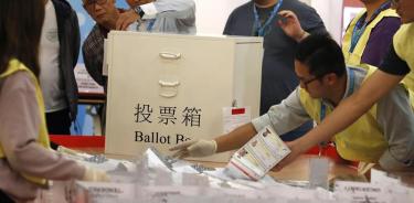 Vencen partidos prodemocráticos en elecciones de Hong Kong