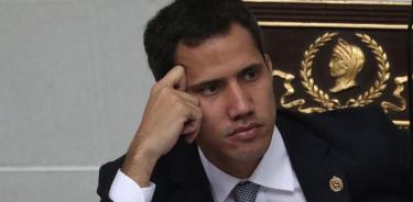Gobierno de Maduro inhabilita a Guaidó por 15 años