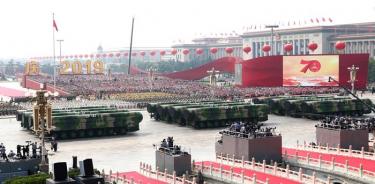 China exhibe su poderío militar en su 70 aniversario