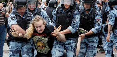 Marchan en Rusia en apoyo al periodista Iván Golunov; hay más de 400 detenidos
