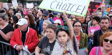 Juez bloquea ley de Misisipi que prohíbe abortar a partir de la sexta semana