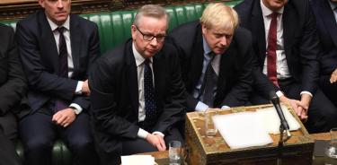 El Parlamento fuerza a Johnson a pedir una nueva prórroga del brexit
