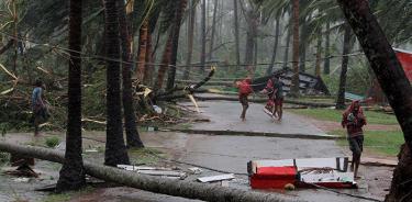 Tifón Fani mata a 7 personas tras tocar tierra en India