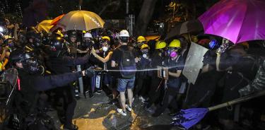 Batalla campal en el octavo sábado de protestas en Hong Kong