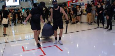 Manifestantes de Hong Kong vuelven a tomar varios centros comerciales