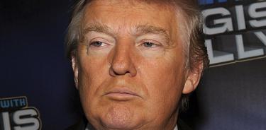 Trump culpa a focos de bajo consumo por verse naranja