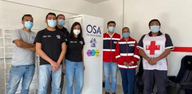 Estudiantes del INAOE participan en proyecto internacional para construir cabinas de desinfección de equipo médico protector