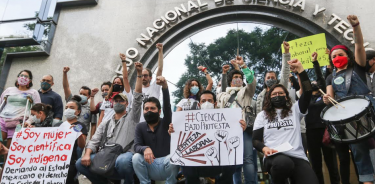 La semana pasada, catedráticos Conacyt se manifestaron a las afueras de la dependencia. (FOTO: Adrián Contreras)