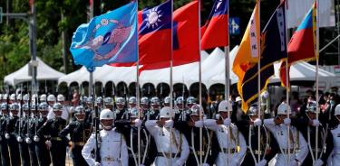 Desfile militar en Taipéi con motivo del Día Nacional de Taiwán (EFE)