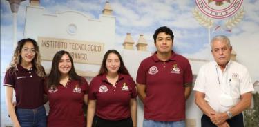 Los alumnos y su profesor del tecnológico de Durango.