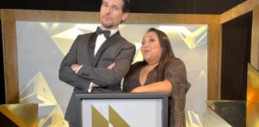 Alan Estrada y Michelle Rodríguez en el anuncio del regreso de los premios.
