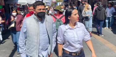 Sandra Cuevas y Julio César Rico en recorrido por el CH