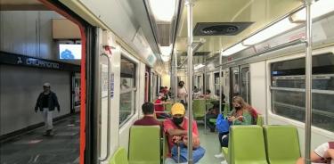 A diario, capitalinos y población flotante hace uso del Sistema de Transporte Colectivo Metro,. Aproximadamente, seis millones de personas viajan por esta red.