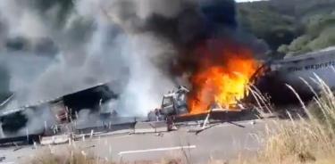 Captura de video que muestra una de las unidades incendiadas