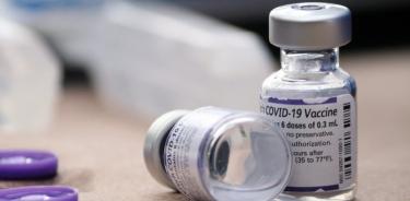 Fotografía que muestra una dosis de la vacuna Pfizer